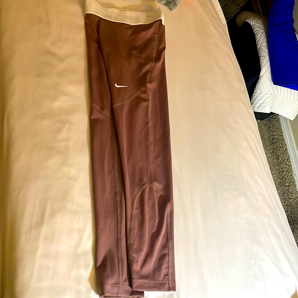 New without tags Nike Pro tights